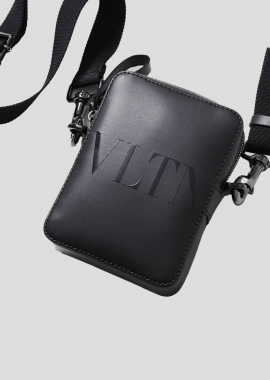 VALENTINO GARAVANI Ανδρικό Μαύρο Small VLTN Leather Crossbody Bag