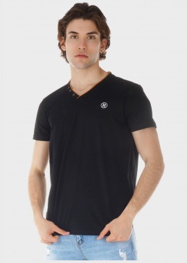 Ανδρική μπλούζα V σε Oversize γραμμή. ΜΑΥΡΟ