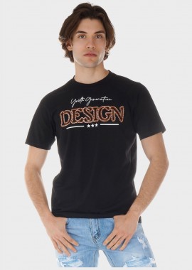 Ανδρική μπλούζα με στάμπα σε Oversize γραμμή. ΜΑΥΡΟ